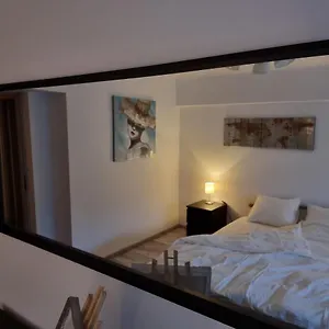 https://central-deluxe-cosy-apartment.bucharesthotelsnow.com